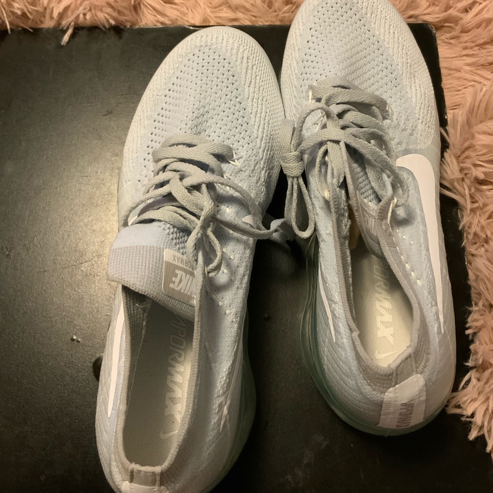A new pair of Nike Vapor Max brand new never worn, doesn’t have original box
